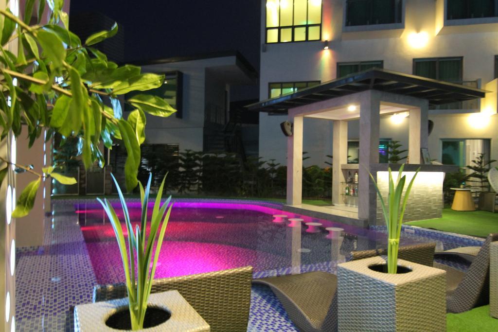 Eloisa Royal Suites Lapu-Lapu City Exterior photo